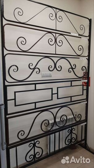 Стол и лавочка на кладбище