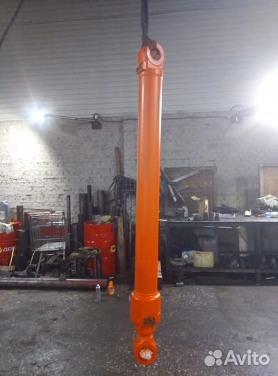 Гидроцилиндр hitachi ZX200 Рукоятный