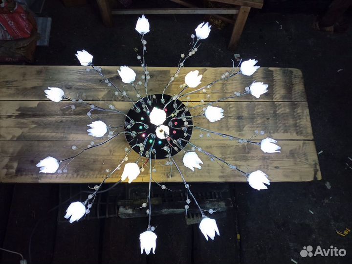 Продаю люстру с пультом. Покупалась за 11800 о отд