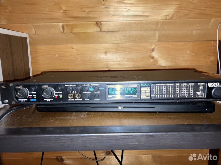 Звуковая карта motu 828 mk3 Hybrid USB + FireWire
