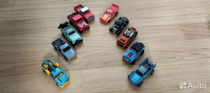 Hot wheels машинки