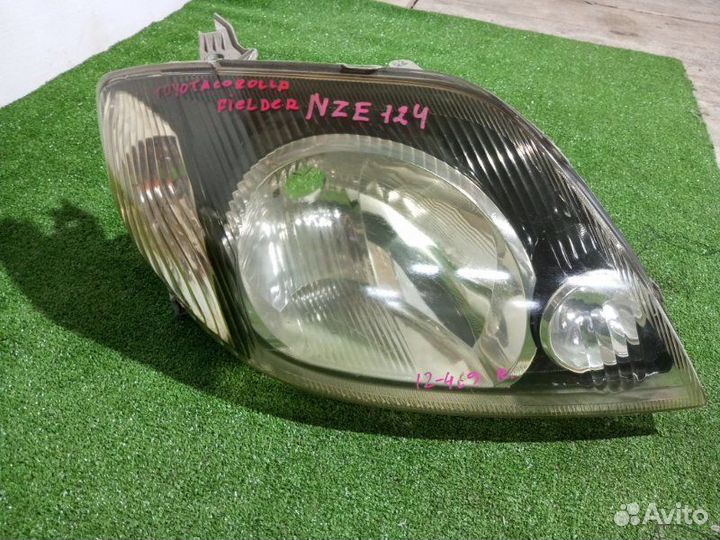 Фара галогеновая правая Toyota Corolla Fielder