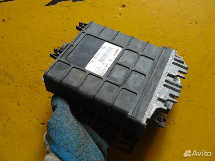 Блок управления двигателем VW Golf 3 Vento ABS