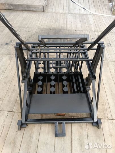 Станок для производства строительных блоков