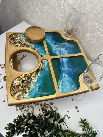 Винный стол с эпоксидной смолой