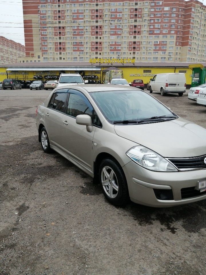 Nissan Tiida: фото владельца