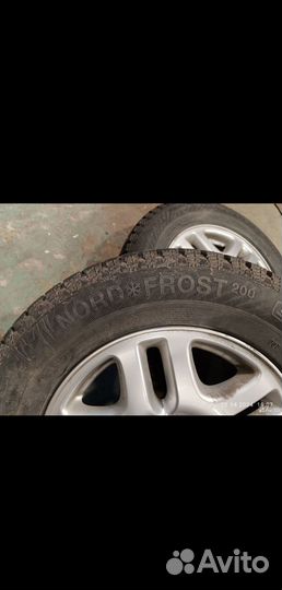 Gislaved Nord Frost 200 215/65 R16 102T