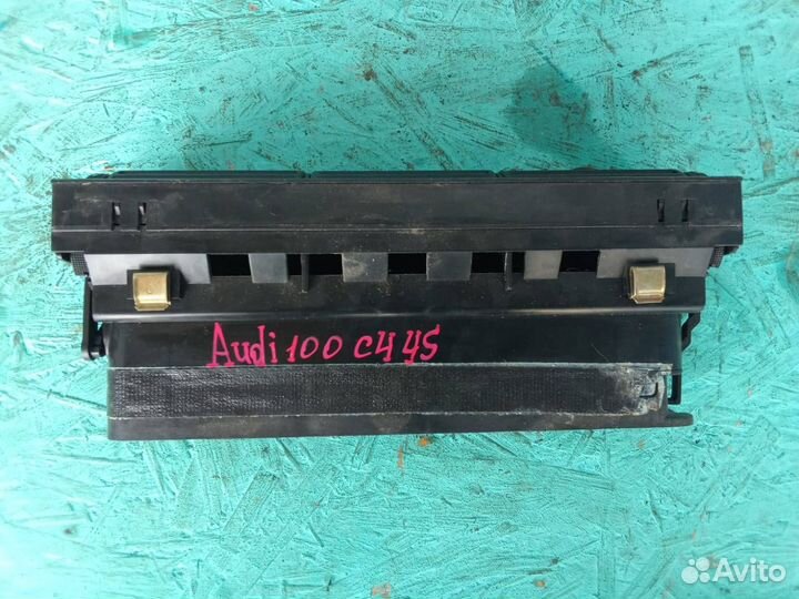 Воздуховод отопителя Audi 100 C4 45