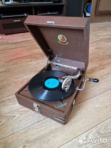Патефон г.Красногвардейск довоенный N 2