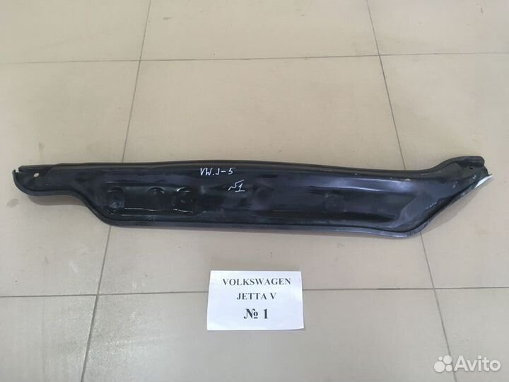 Водосток лобового стекла Volkswagen Jetta 5