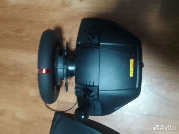 Игровой руль momo