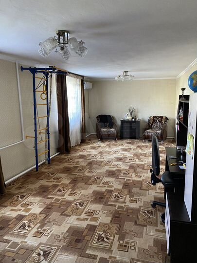 Дом 190 м² на участке 8,11 га