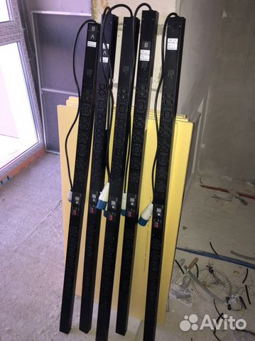 Блок распределения питания арс Rack PDU - AP7851