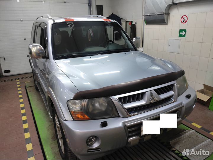 Лобовое стекло Mitsubishi Pajero 3