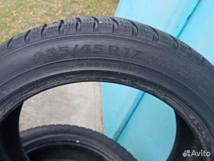 Nokian Tyres Hakkapeliitta 7 235/45 R17