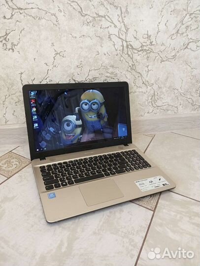 Как новый asus N3710 SSD 240гб