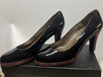 Туфли женские 38 р кожа-лак Испания