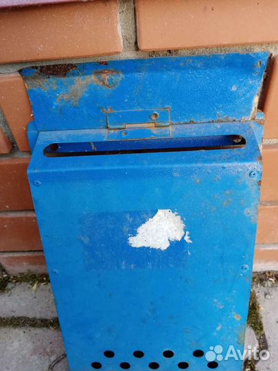 Советский металлический почтовый ящик