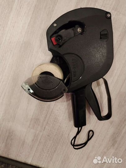 Этикет пистолет и упаков