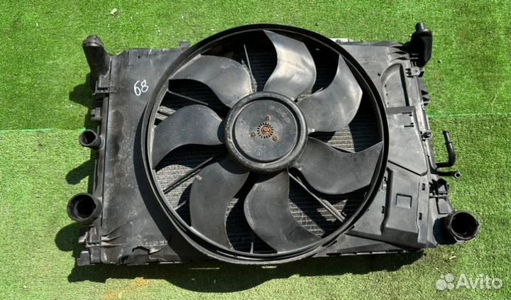 Вентилятор радиатора Mercedes C W204 2009