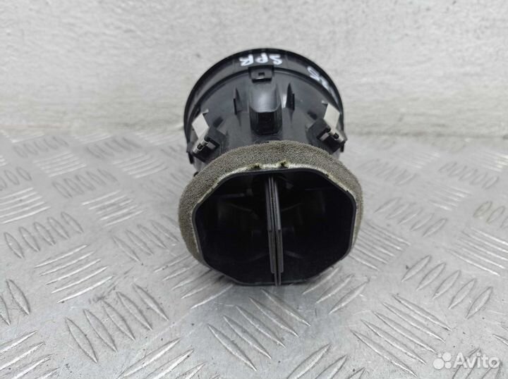 Дефлектор обдува салона Mercedes Sprinter W907 910