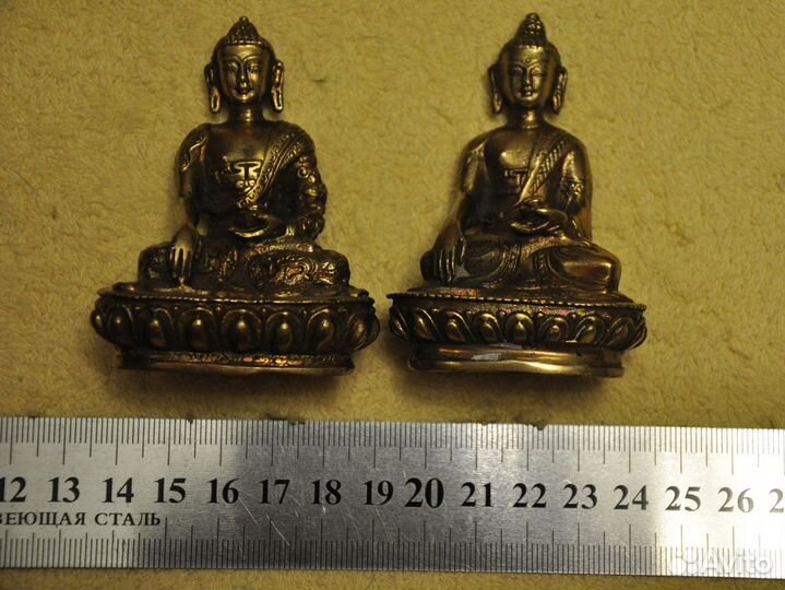 Буддийская статуэтка (Будда Медицины) (бронза)