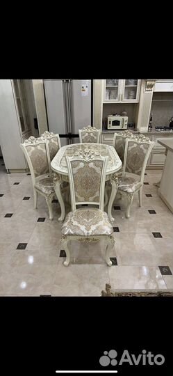 Столы и стулья