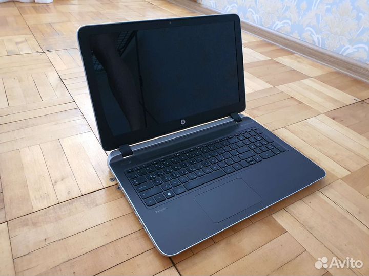 Ноутбук HP Pavilion 15-p201ur