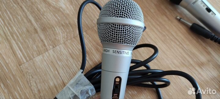 Микрофоны для караоке проводные Sensitive, Thomson