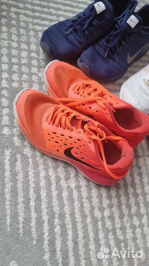 Пакет женских кроссовок