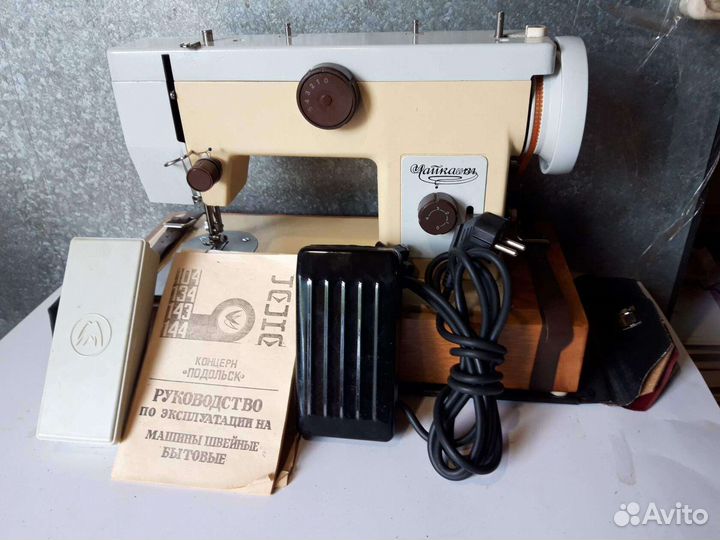 Швейная машина Чайка 134