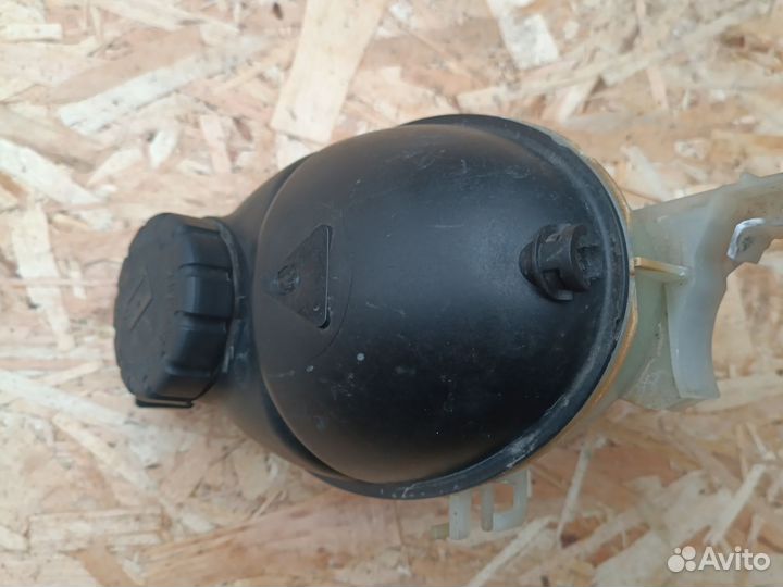 Расширительный бачок Mercedes C350 W204