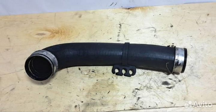 Патрубок интеркулера VW Passat (B6) 2005-2010