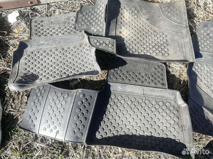 Коврики toyota avensis