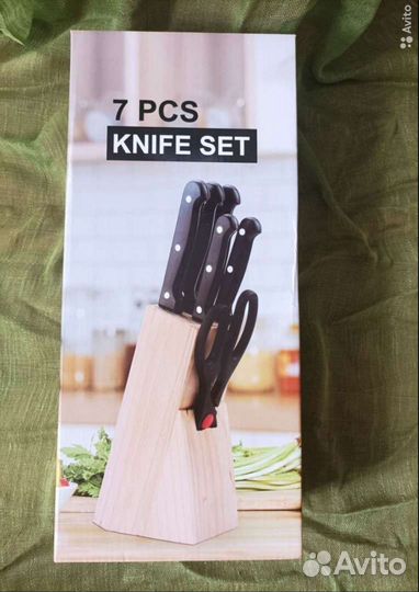 Комплект новых ножей, с подставкой