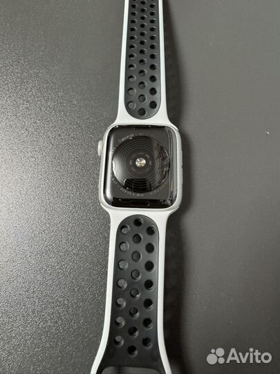 Apple watch se 44mm nike