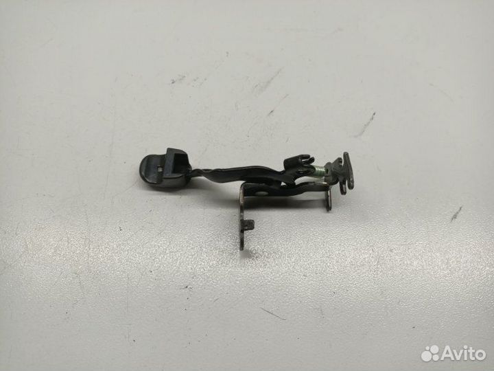 Ручка открывания бензобака Kia Rio X-line G4FG