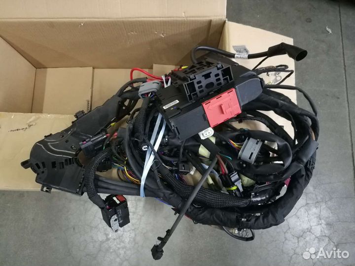 Кабель моторного отсека A2044402205