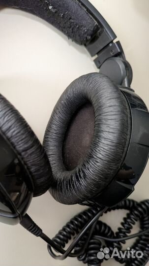 Наушники Sennheiser HD 215