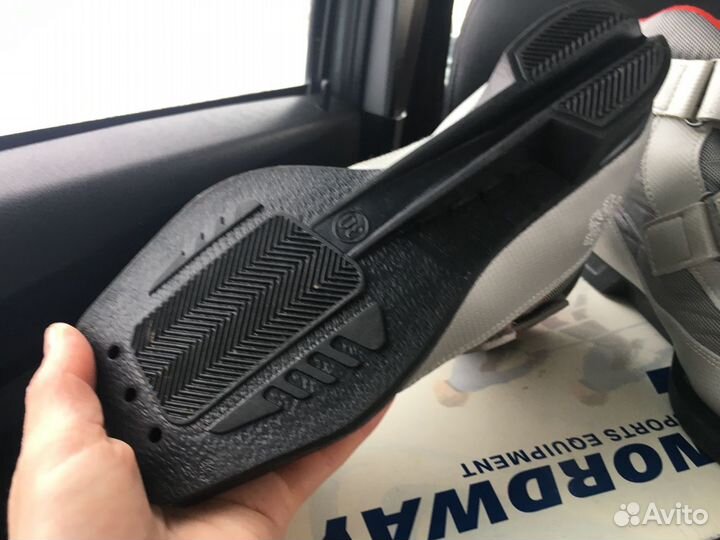 Лыжные ботинки детские новые 30