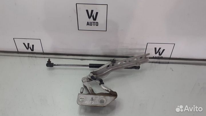 Петля капота левая Ауди А8D3