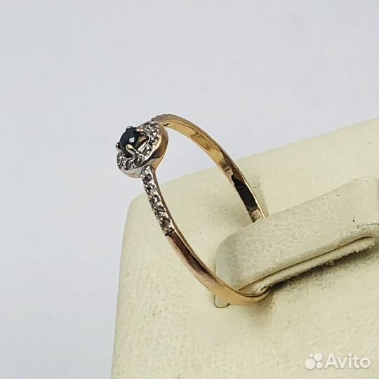 Золотое кольцо с сапфиром и бриллиантами