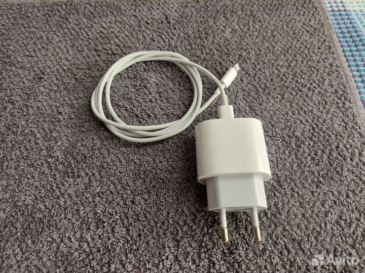 Зарядка на iPhone 20w