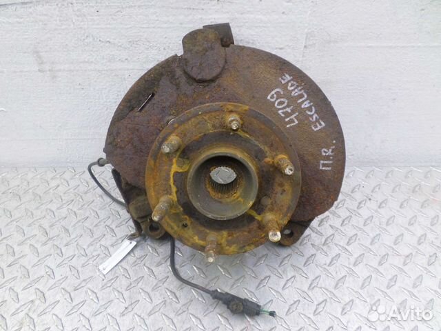 Кулак поворотный правый Cadillac Escalade GMT9