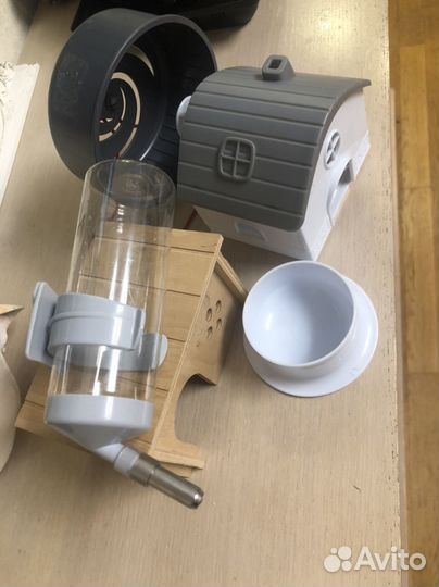 Для хомяка домик поилка колесо