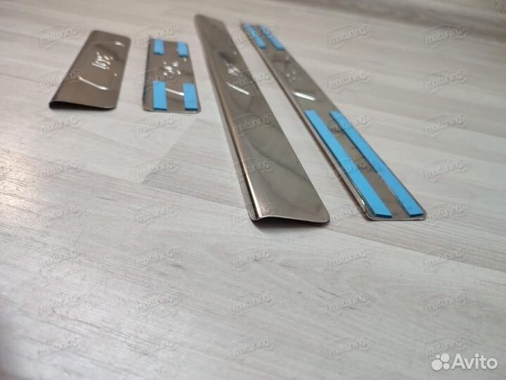 Накладки на пороги Peugeot 301 2013-нв