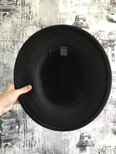 Форменная чёрная шляпа