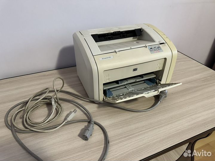 Принтер лазерный hp