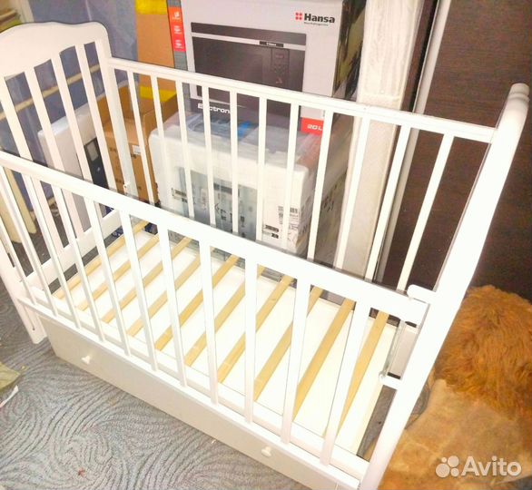 Детская кровать с маятником и ящиком