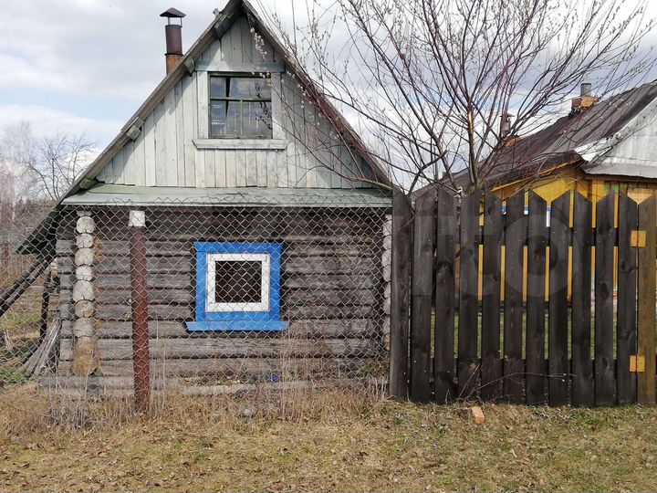 Дом 25 м² на участке 11,8 сот.